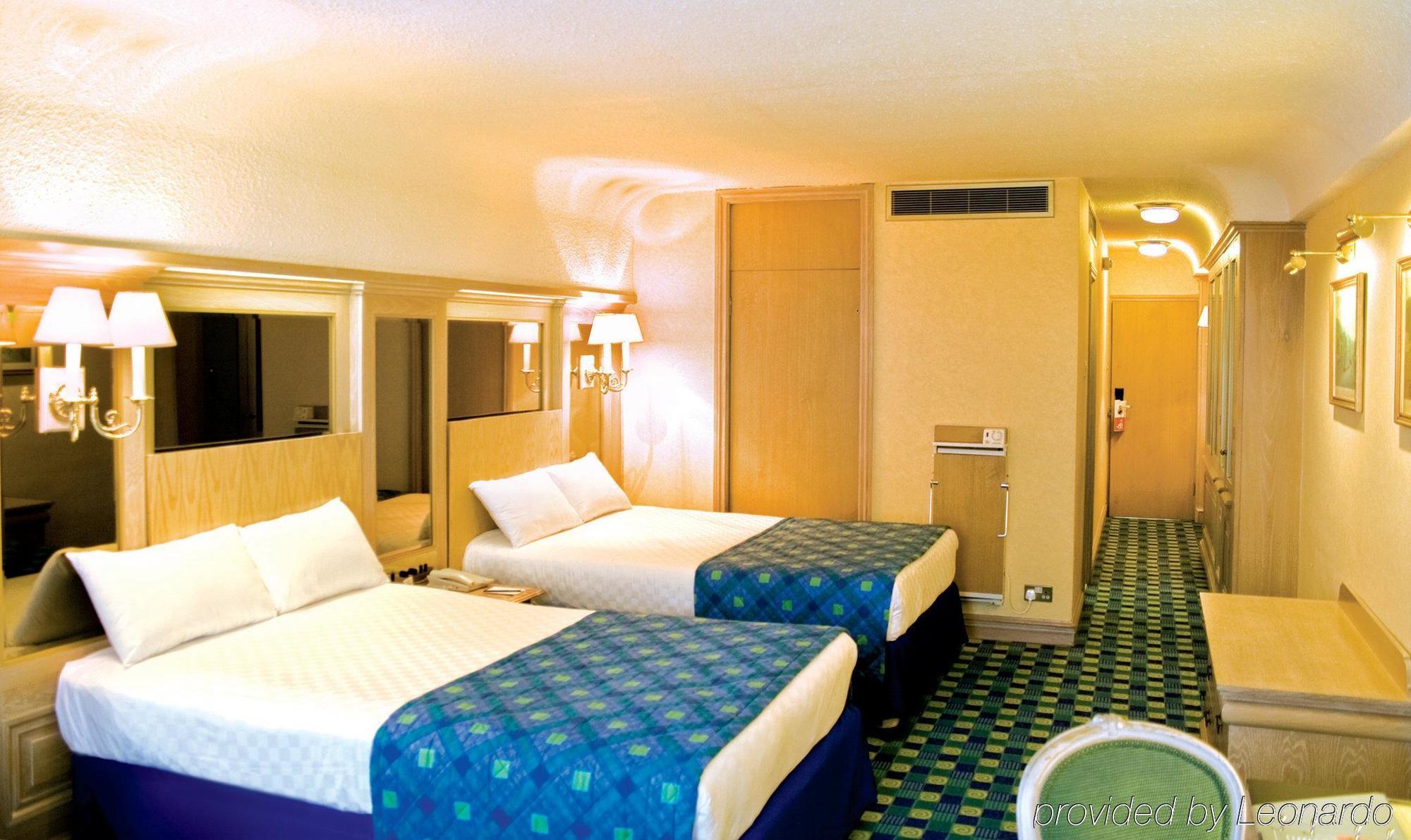 Thistle Westminster Лондон Номер фото